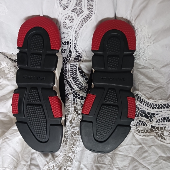 Balenciaga Men's Black and Red Sneakers - Picture 4 of 4